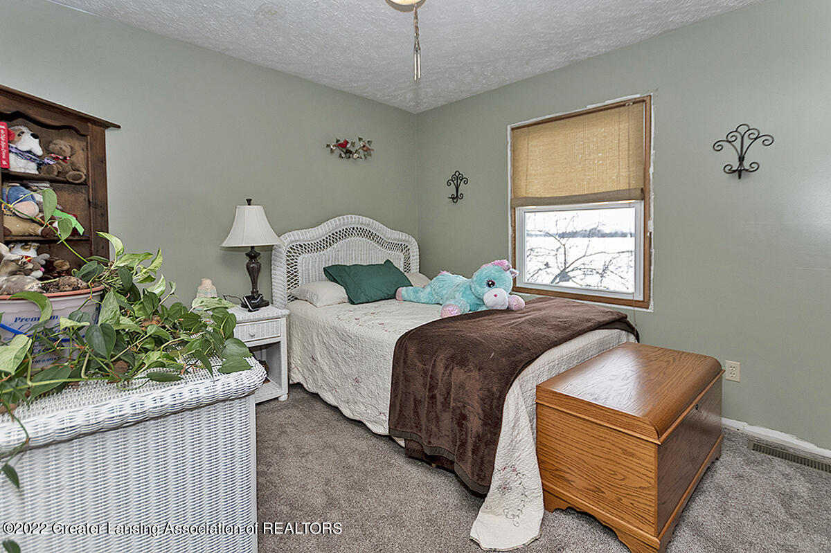 2100 South Eifert Road Mason, MI 48854 - Photo 19 of 39 Bedroom 3