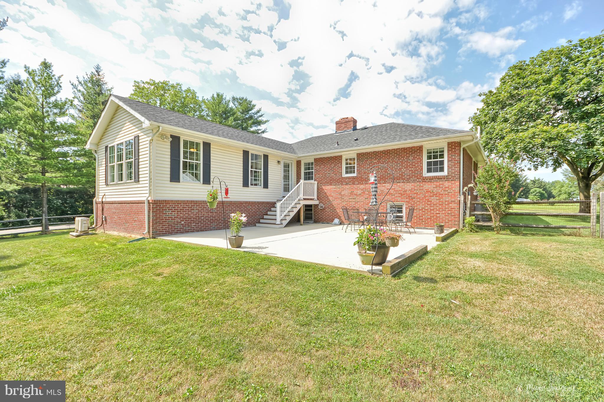 28403 Kemptown Road Damascus, MD 20872 - Photo 26 of 29 Huge rear patio off of family room & kltchen