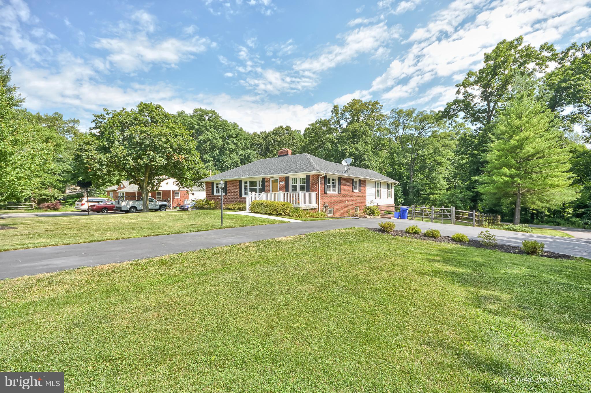 28403 Kemptown Road Damascus, MD 20872 - Photo 27 of 29 Circular driveway with plenty of parking.