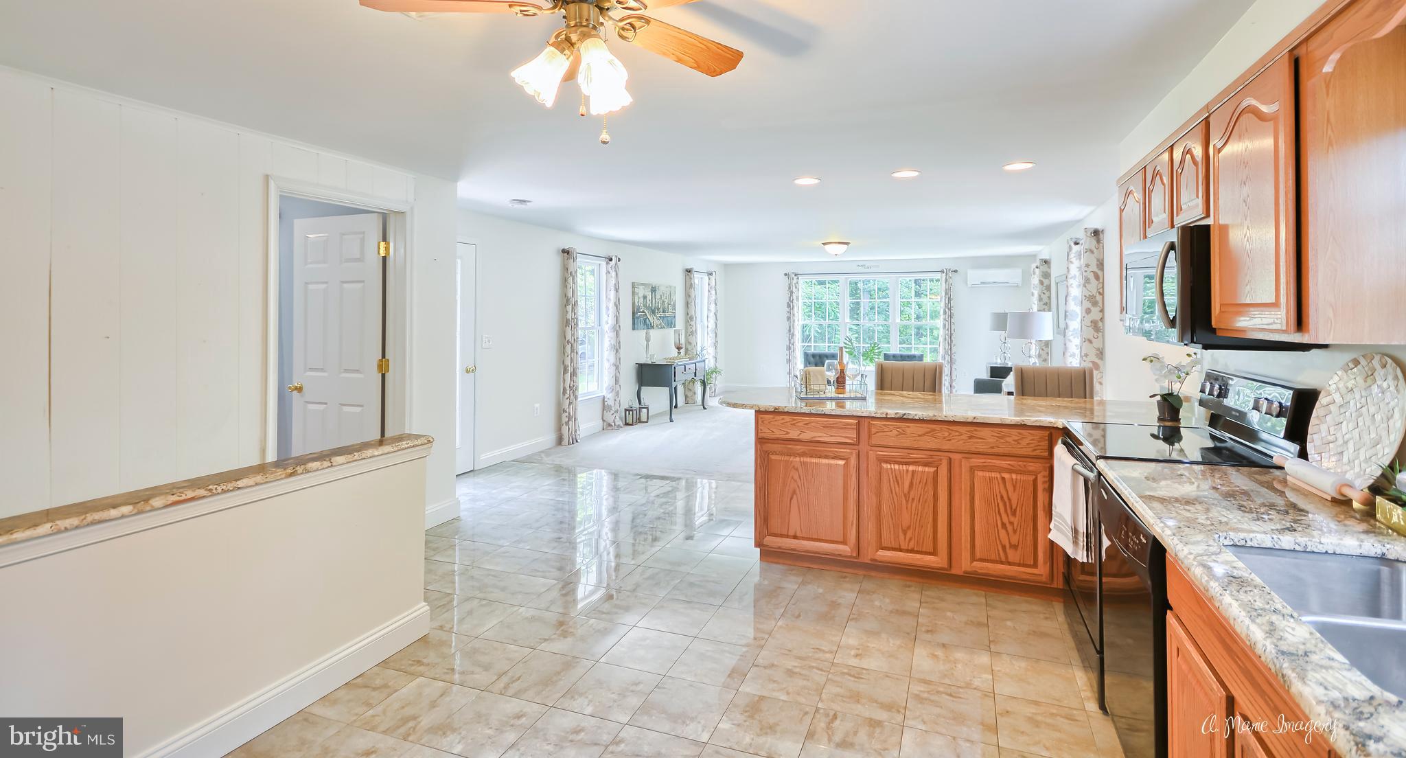 28403 Kemptown Road Damascus, MD 20872 - Photo 10 of 29 Kitchen granite counters