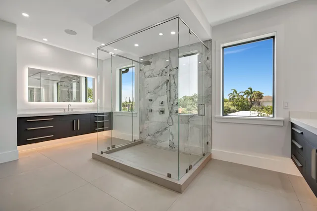 $8,999,999 | 416 South Lake Drive, Lantana, FL 33462