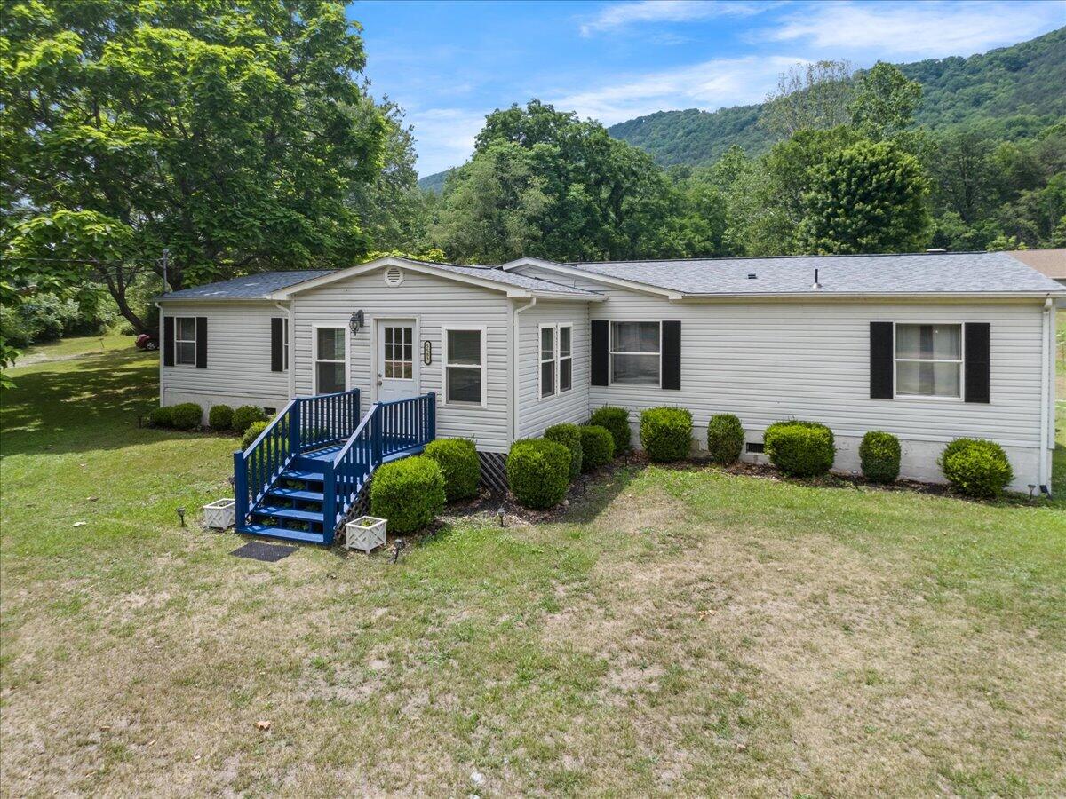 5583 Bradshaw Road Salem, VA 24153 - Photo 6 of 51 06-DJI_20260630141902_0006_D