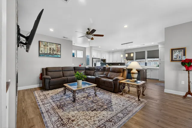 $725,000 | 1723 West Avalon Circle, Charleston, SC 29407