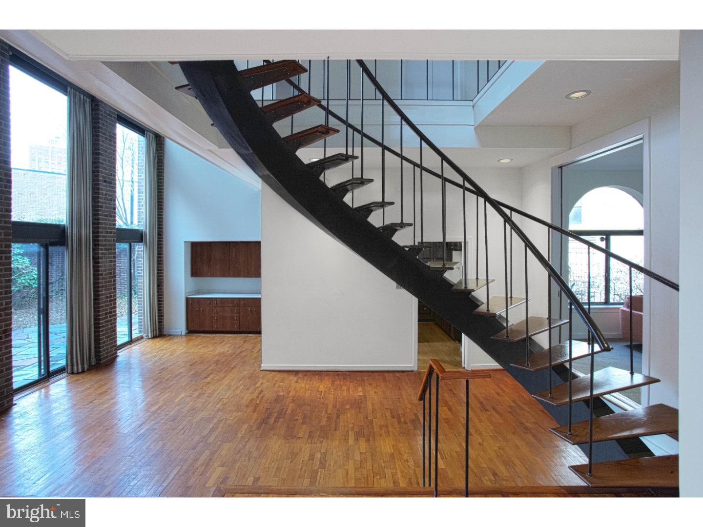 230 South 3rd Street Philadelphia, PA 19106 - Photo 2 of 25