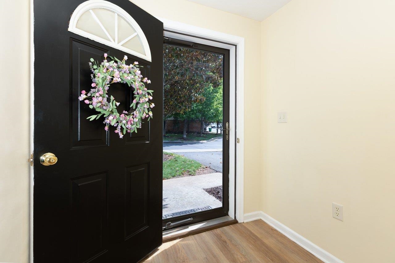 2984 Crystal Spring Lane Harrisonburg, VA 22801 - Photo 3 of 43