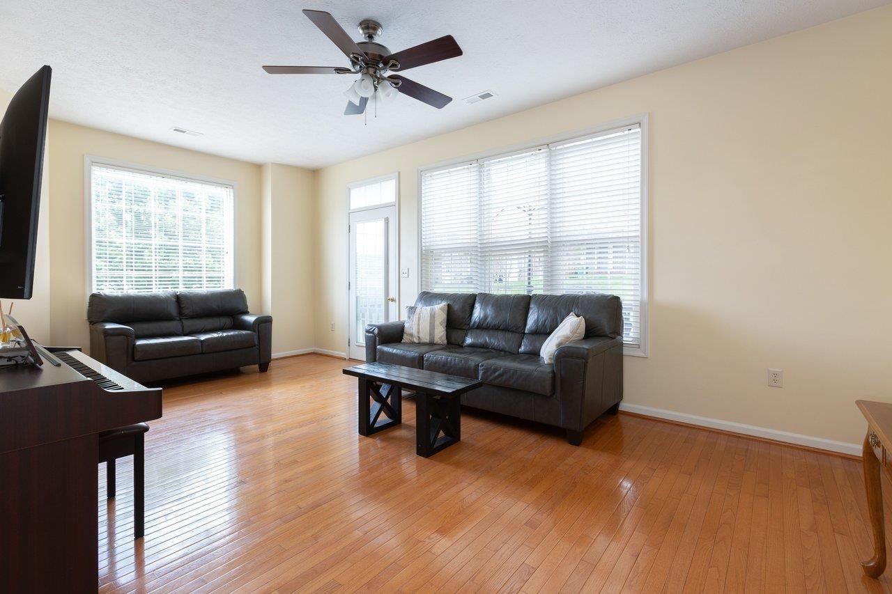 2984 Crystal Spring Lane Harrisonburg, VA 22801 - Photo 10 of 43