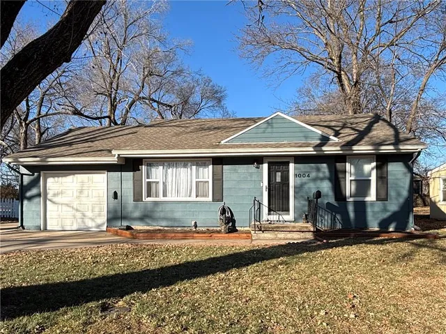 $200,000 | 1004 East Cedar Street, Olathe, KS 66061