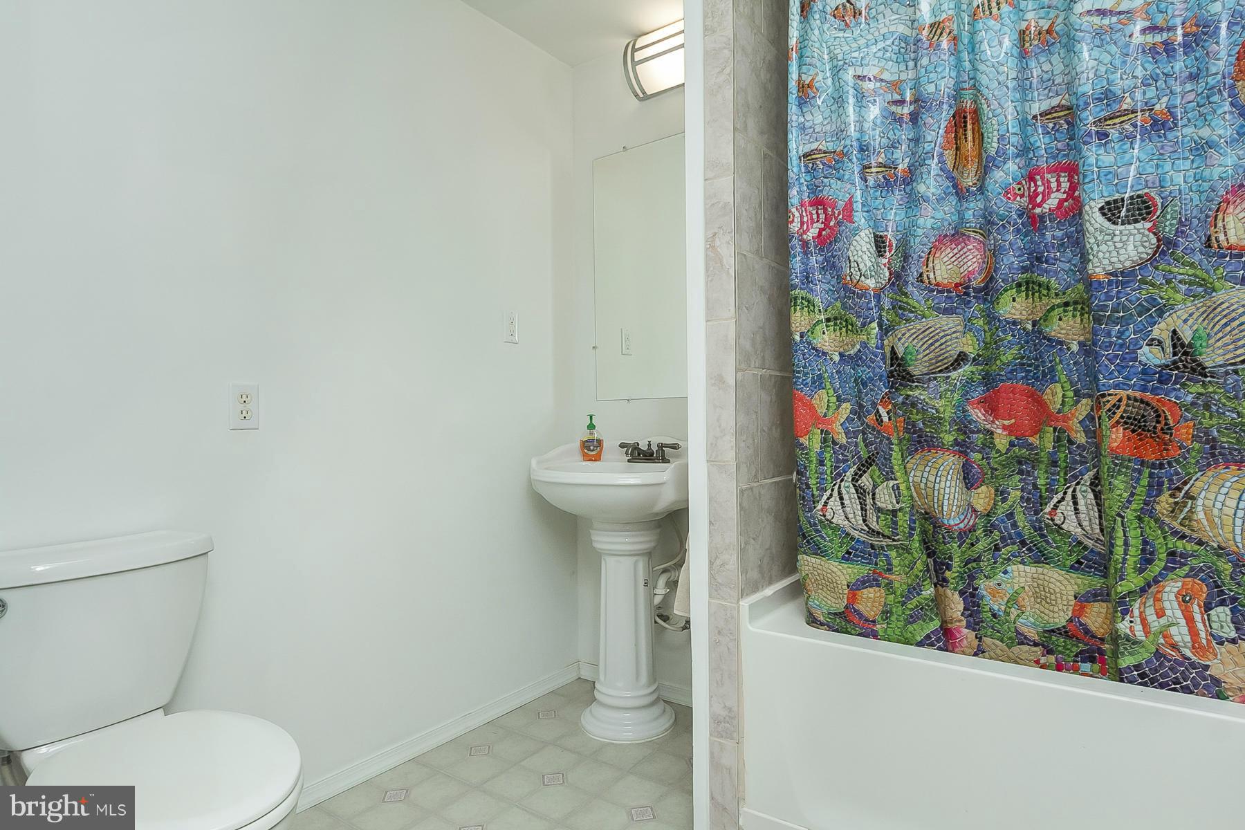 505 Durango Road Baltimore, MD 21228 - Photo 20 of 30 Bath
