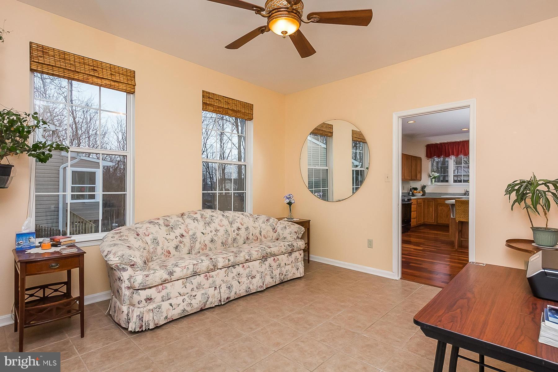 505 Durango Road Baltimore, MD 21228 - Photo 10 of 30 Living Room