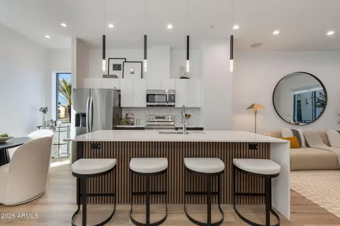 $718,000 | 4220 North 32nd Street, Unit 8, Phoenix, AZ 85016