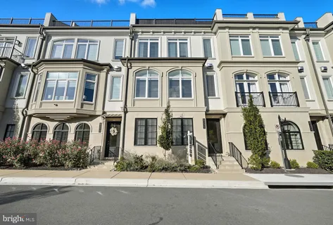 $1,995,000 | 8215 River Road, Bethesda, MD 20817