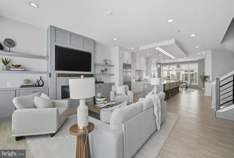 $1,995,000 | 8215 River Road, Bethesda, MD 20817