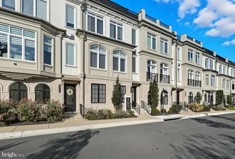 $1,995,000 | 8215 River Road, Bethesda, MD 20817