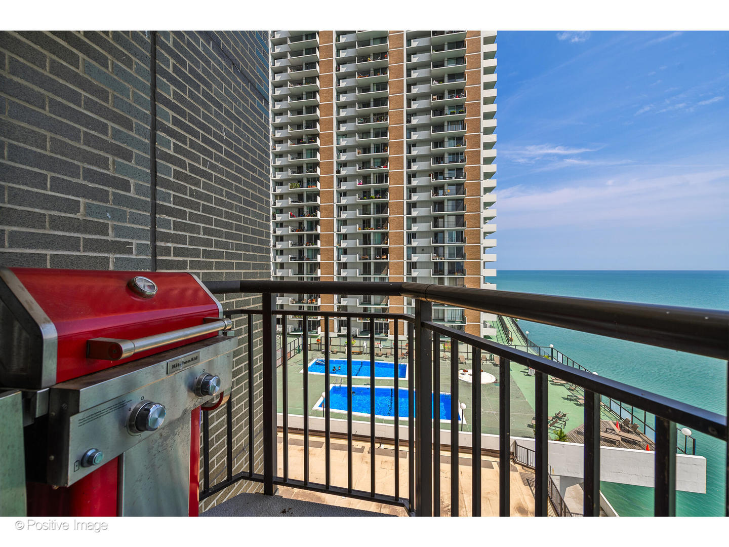 6007 North Sheridan Road, Unit 8B Chicago, IL 60660 - Photo 20 of 23 a view of a balcony and a street