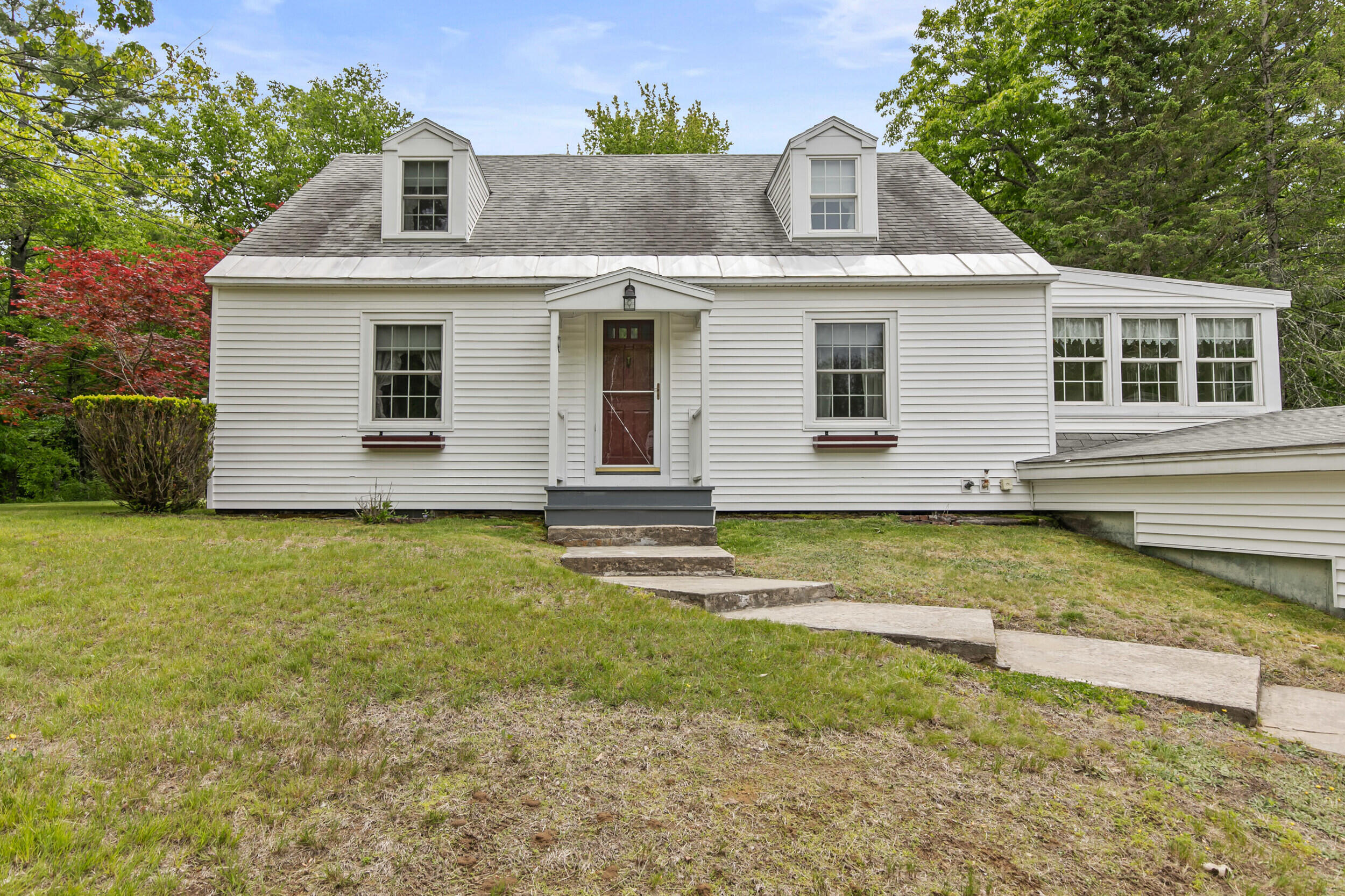 69 Railroad Avenue Springvale, ME 04083 - Photo 29 of 48