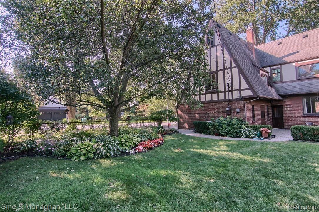 904 Pemberton Road Grosse Pointe, MI 48230 - Photo 29 of 30 Rear_2nd_View.jpg