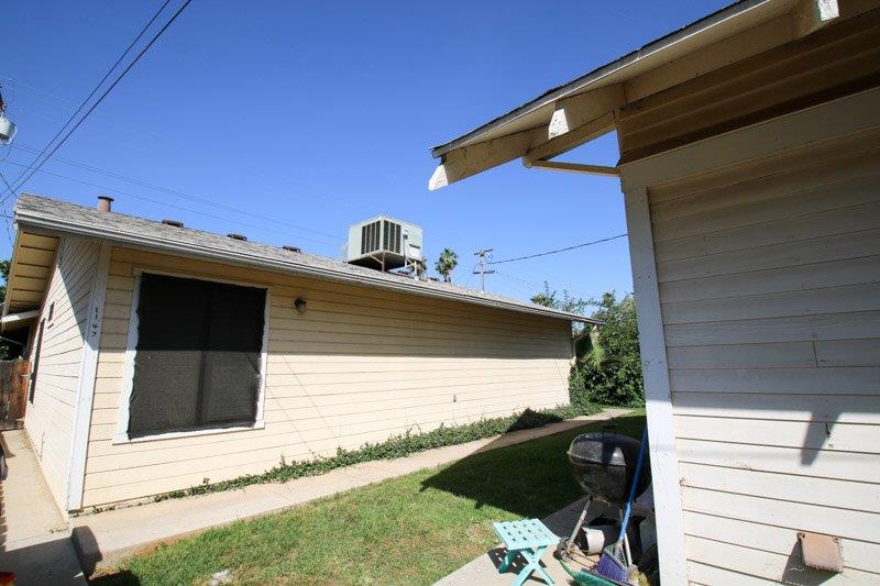 1143 M Street Reedley, CA 93654 - Photo 5 of 10