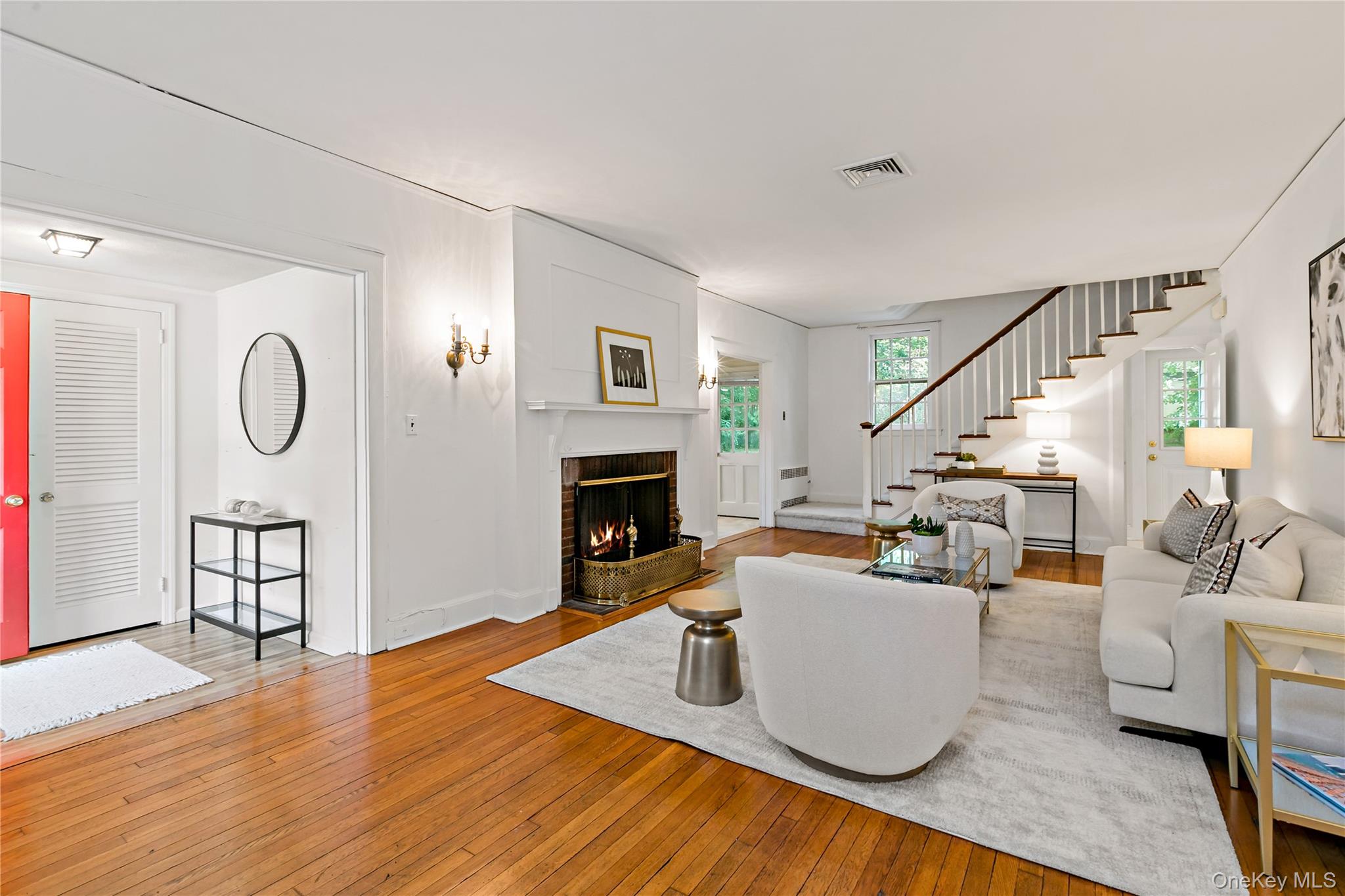 241 Madison Road Scarsdale, NY 10583 - Photo 4 of 33