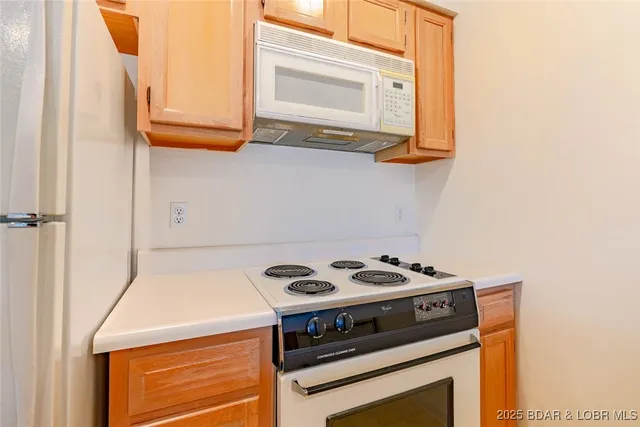 $250,000 | 188 Charleston Drive, Unit 2A, Four Seasons, MO 65049