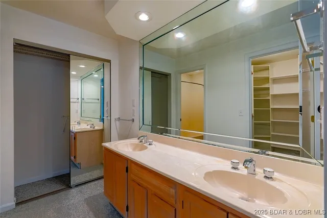 $250,000 | 188 Charleston Drive, Unit 2A, Four Seasons, MO 65049