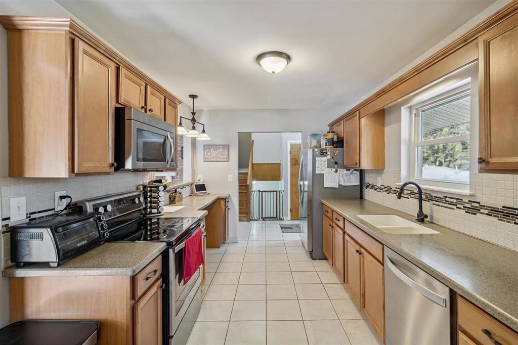 5713 Perrine Road Midland, MI 48640 - Photo 17 of 39 Gallery Image 17