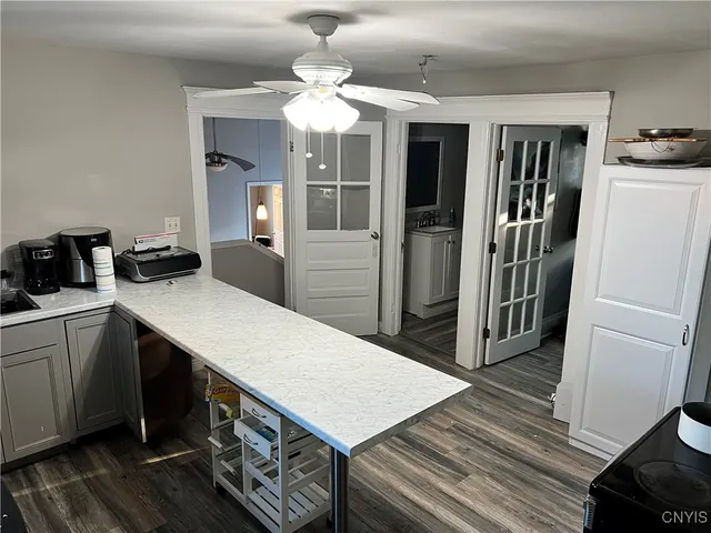 $299,900 | 461 South Main Street, Clay, NY 13212