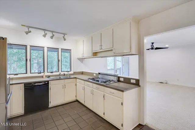 $265,000 | 2009 Southwood Road, Jackson, MS 39211