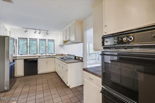 $265,000 | 2009 Southwood Road, Jackson, MS 39211