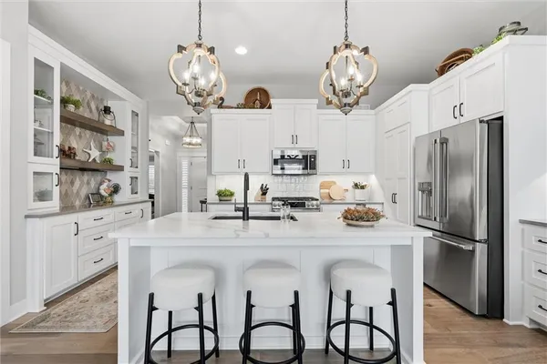 $655,000 | 10745 North Bell Street, Kansas City, MO 64155