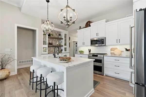 $655,000 | 10745 North Bell Street, Kansas City, MO 64155