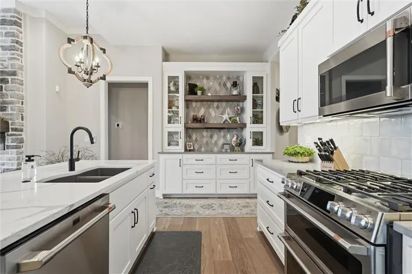 $655,000 | 10745 North Bell Street, Kansas City, MO 64155