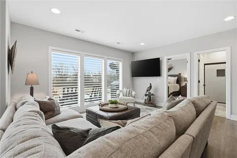 $655,000 | 10745 North Bell Street, Kansas City, MO 64155