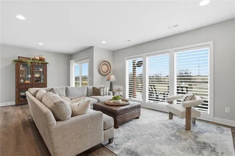 $655,000 | 10745 North Bell Street, Kansas City, MO 64155