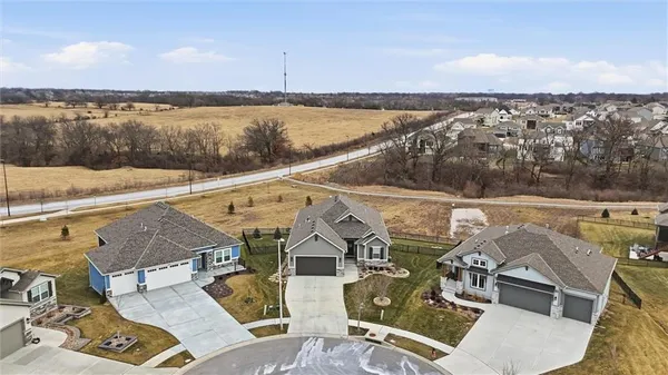 $655,000 | 10745 North Bell Street, Kansas City, MO 64155