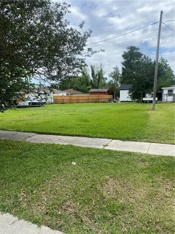 $40,000 | 61 East Chalmette Circle, Chalmette, LA 70043