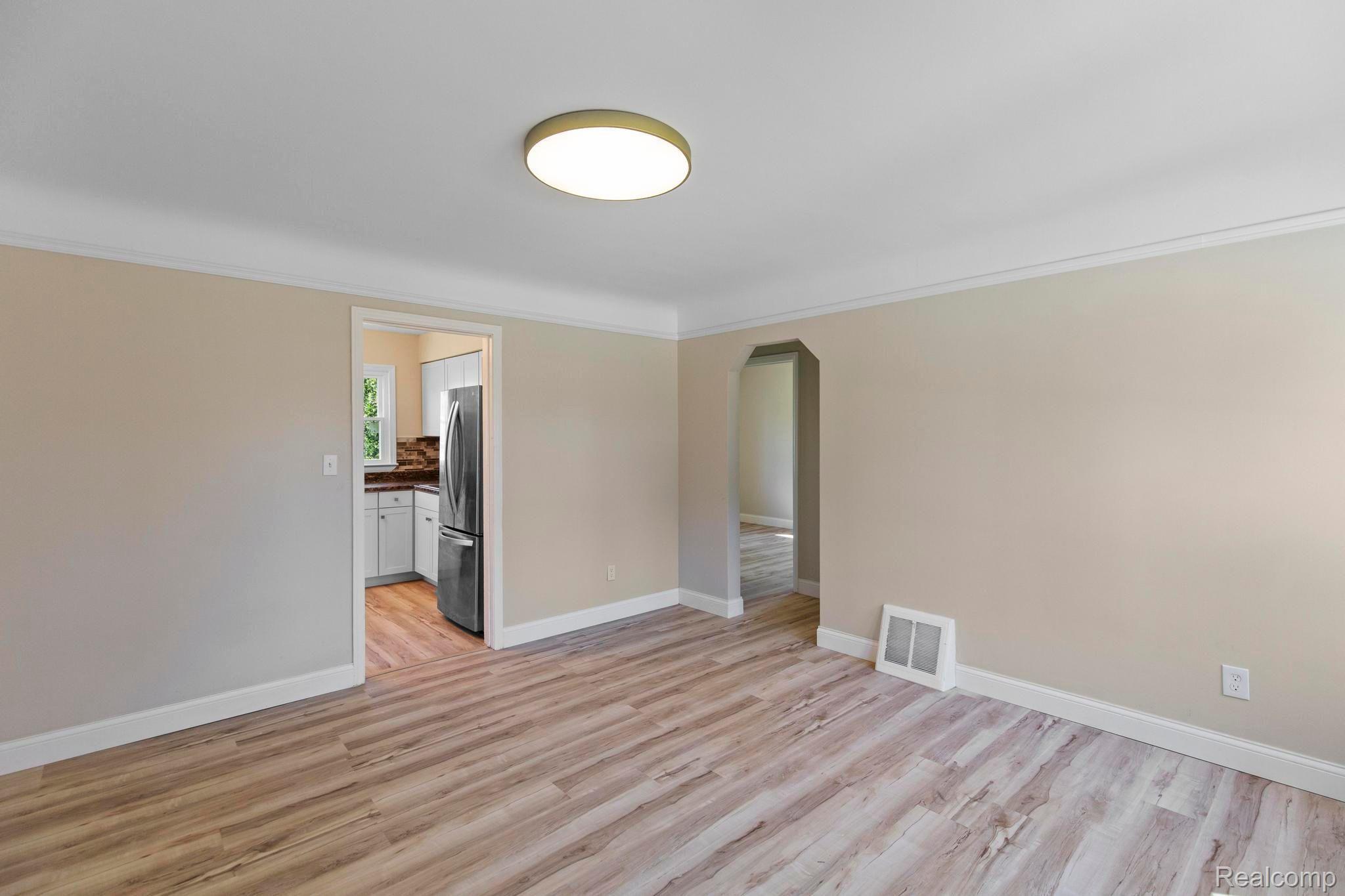 27334 Notre Dame Street Inkster, MI 48141 - Photo 4 of 20