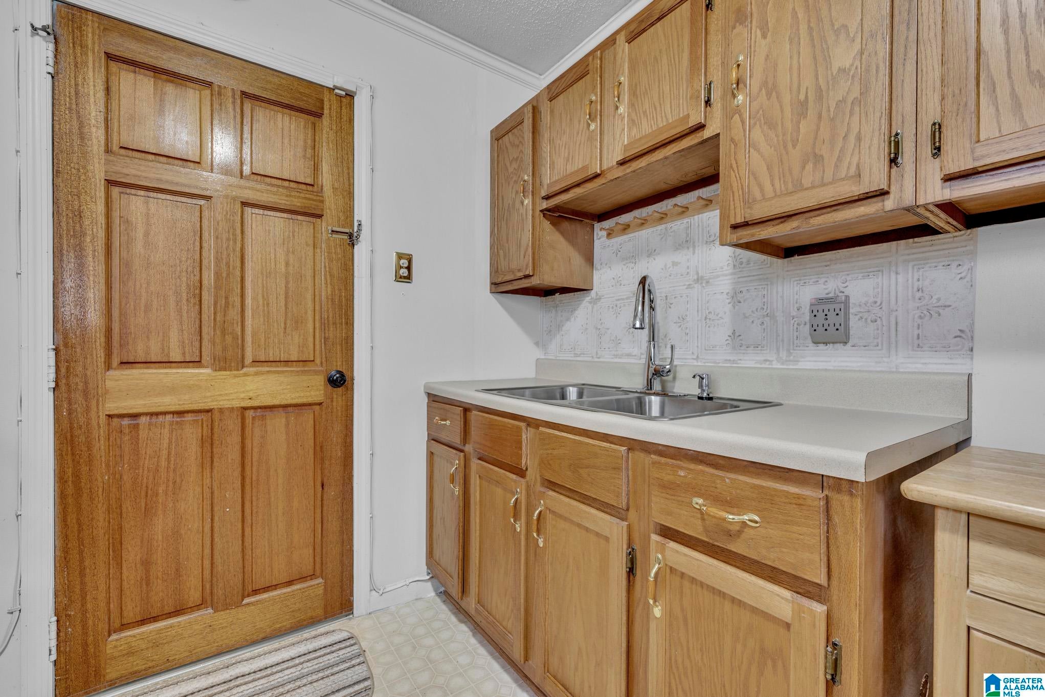 1357 Woodward Road Midfield, AL 35228 - Photo 12 of 21 Gallery Image 12