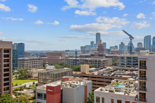 $2,595 | 1801 Lavaca Street, Unit 12K, Austin, TX 78701