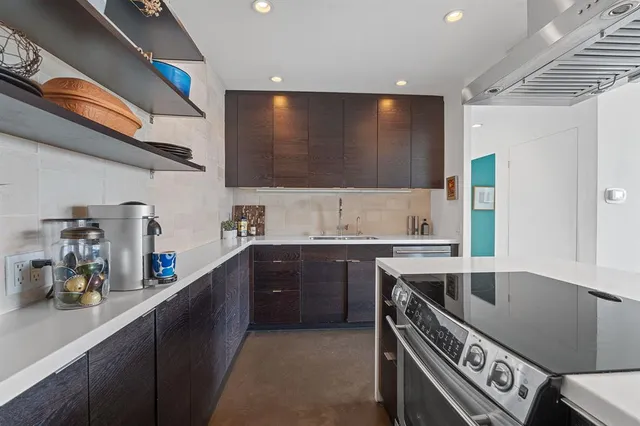 $2,595 | 1801 Lavaca Street, Unit 12K, Austin, TX 78701