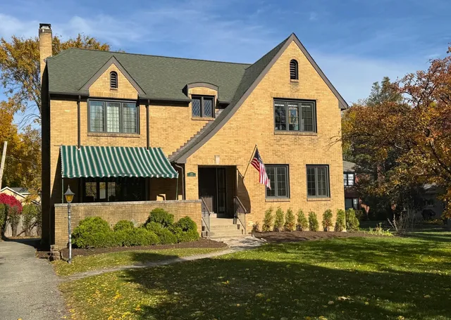 $729,000 | 219 East St Charles Road, Elmhurst, IL 60126