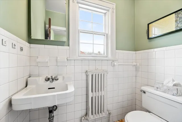 $729,000 | 219 East St Charles Road, Elmhurst, IL 60126