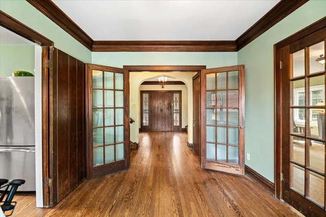 $729,000 | 219 East St Charles Road, Elmhurst, IL 60126