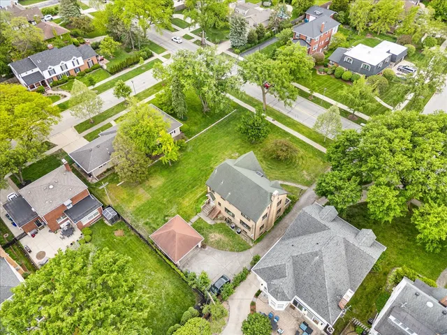 $729,000 | 219 East St Charles Road, Elmhurst, IL 60126