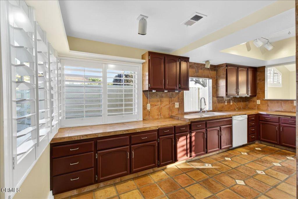 2900 Windward Way Oxnard, CA 93035 - Photo 10 of 63