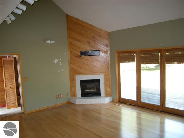 13435 South Cedar Road Cedar, MI 49621 - Photo 6 of 23 1738346-5.JPG
