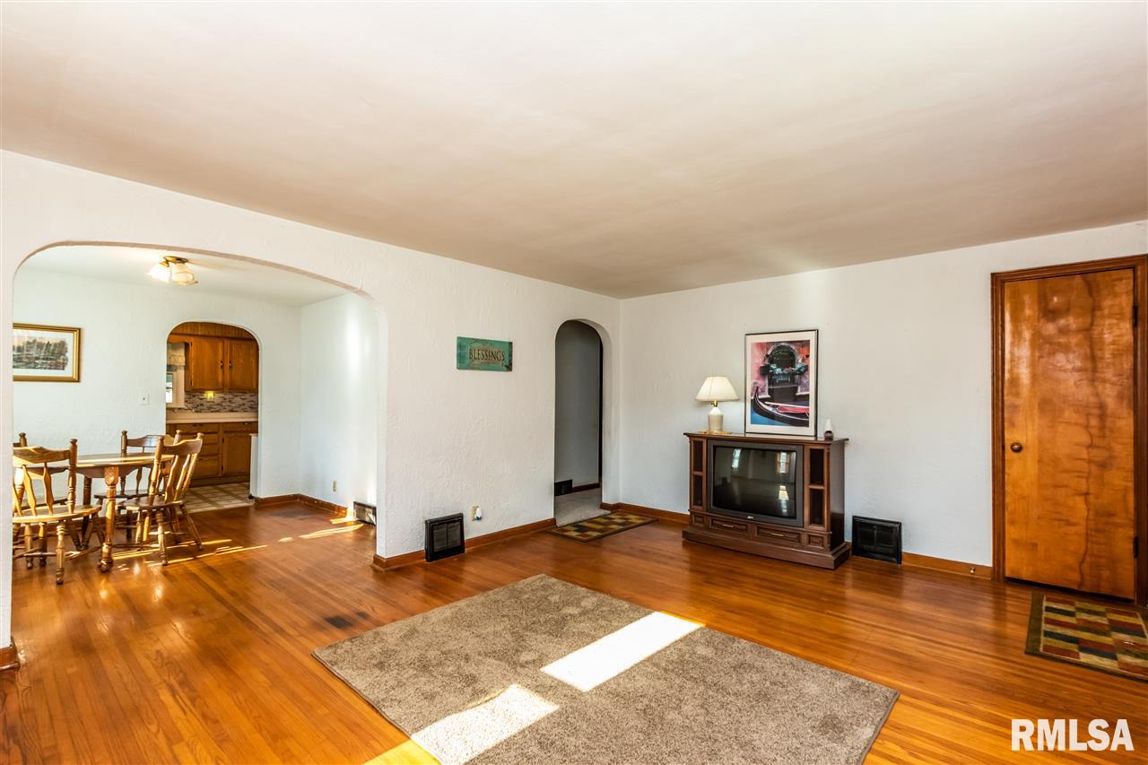 5024 West Pfeiffer Road Bartonville, IL 61607 - Photo 4 of 30 Gallery Image 4