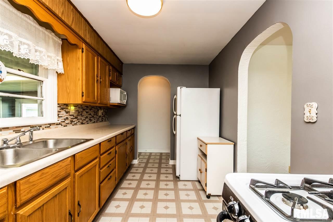 5024 West Pfeiffer Road Bartonville, IL 61607 - Photo 9 of 30 Gallery Image 9