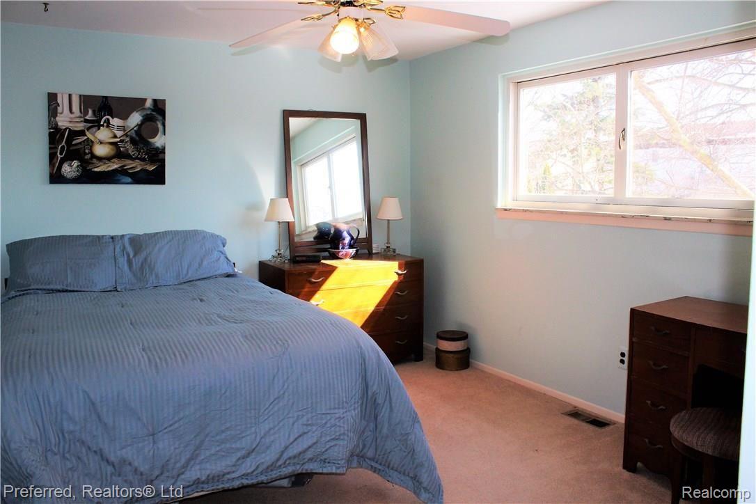42949 Arlington Road Canton, MI 48187 - Photo 16 of 26 2nd Bedroom.JPG