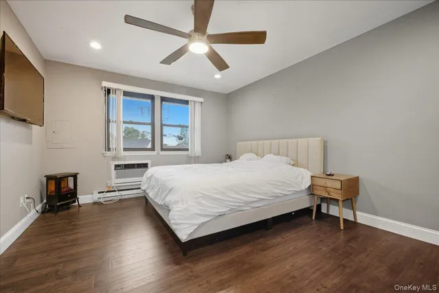 $495,000 | 693 Wantagh Avenue, Wantagh, NY 11793