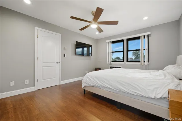 $495,000 | 693 Wantagh Avenue, Wantagh, NY 11793